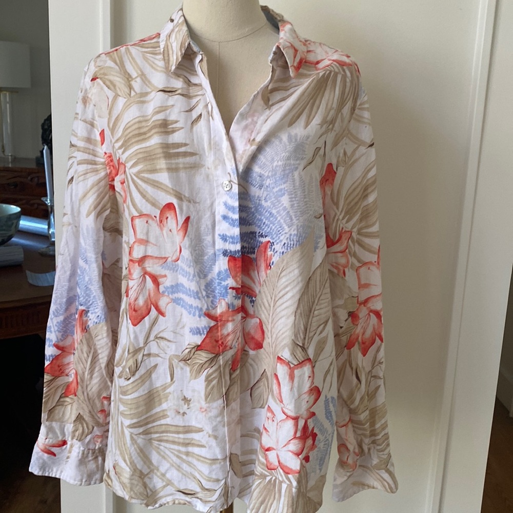 Tommy Bahama large long sleeve 100% linen worn once